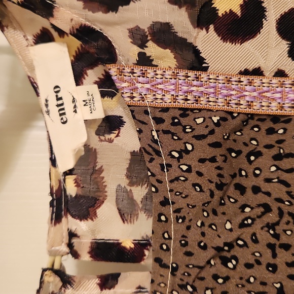 Beautifil Entro Leopard and Tan Blouse, Flowy Sleeves Gather At Wrist - Picture 6 of 13